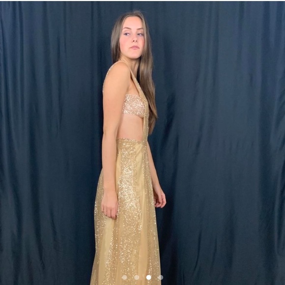Gold formal Dress with cutout - Picture 3 of 3